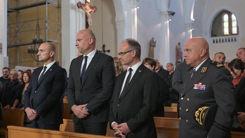 Anušić i Frka-Petešić na posljednjem ispraćaju generala Ante Rose u Francuskoj